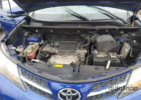 2015 Toyota Rav4 Xle z USA, uszkodzony, nr VIN 2T3RFREV7FW305207